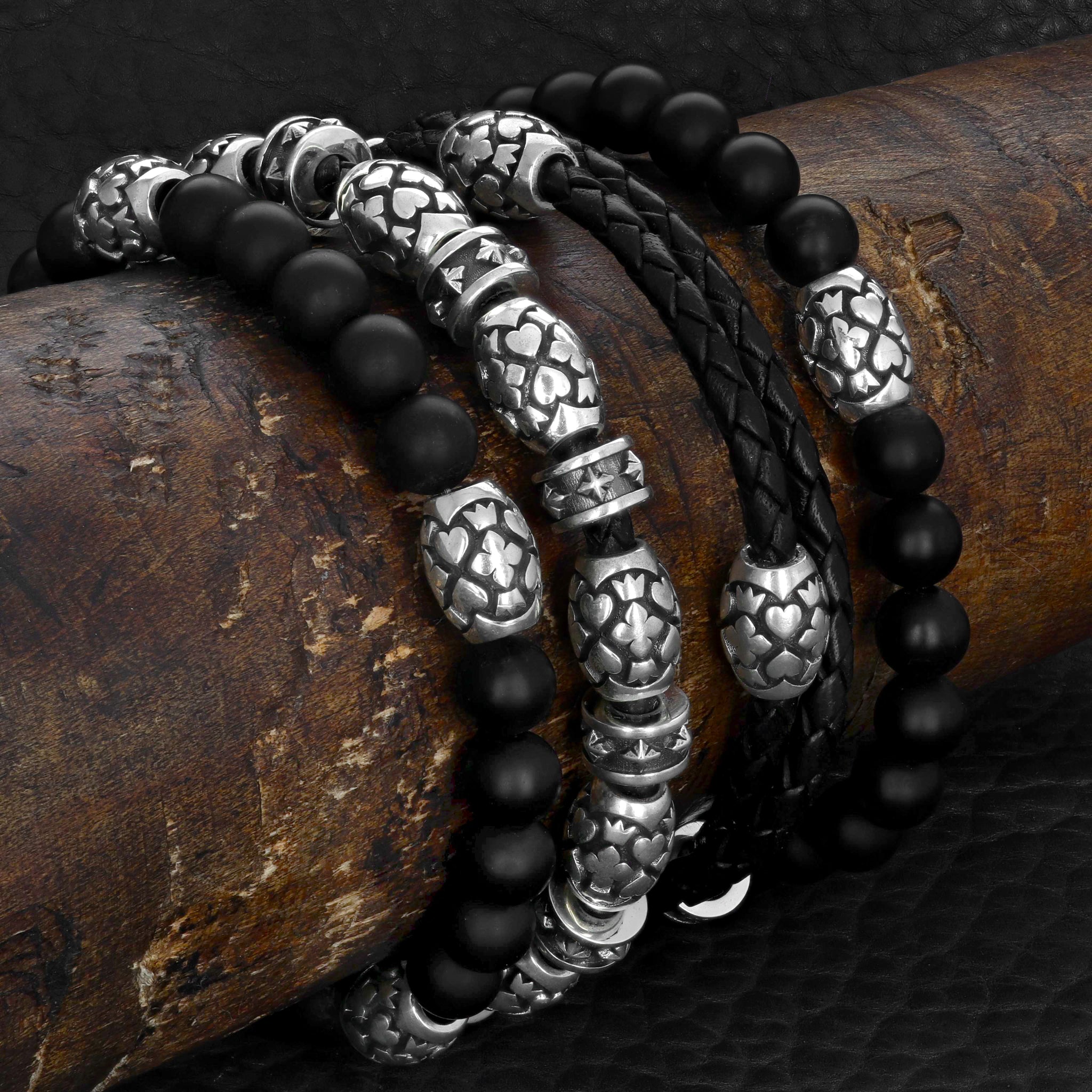 Onyx Beaded Bracelet With 3 Motif Barrel Beads