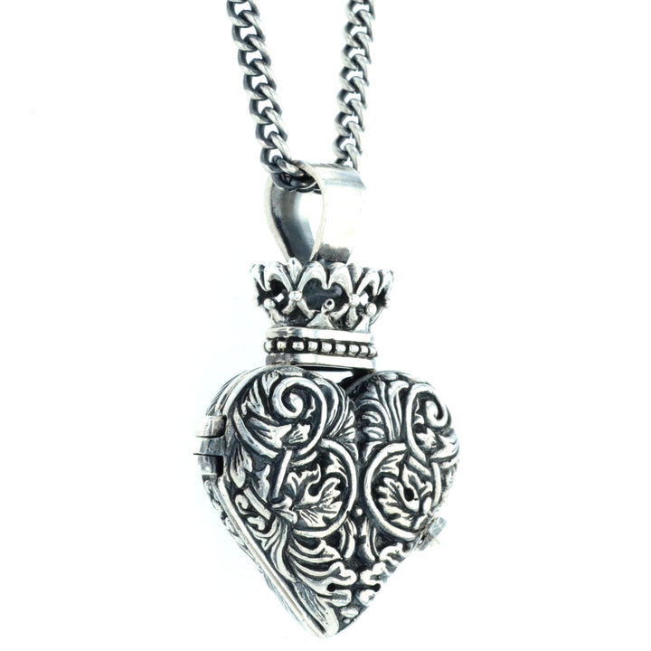 king baby engraved baroque heart locket