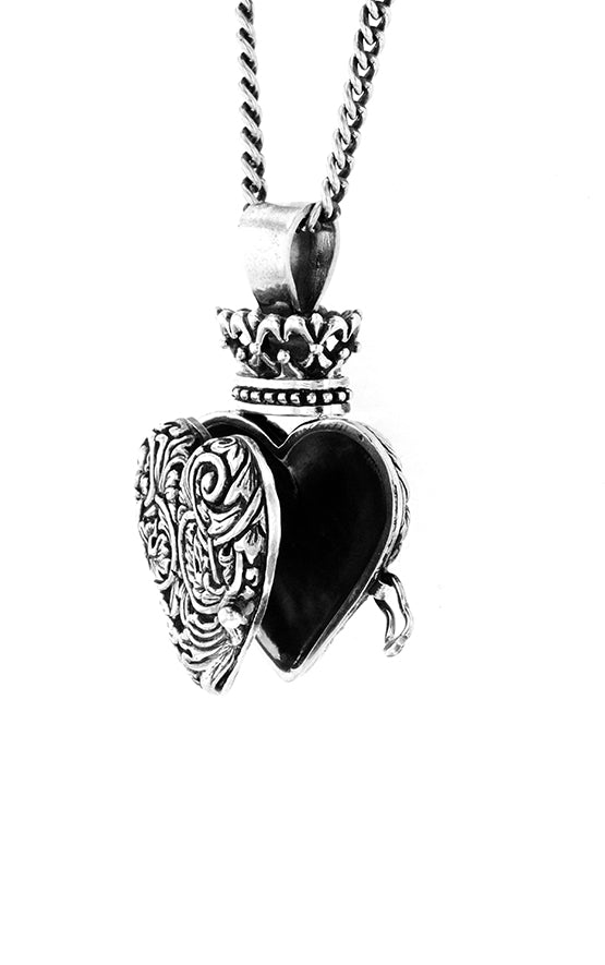 king baby engraved baroque heart locket