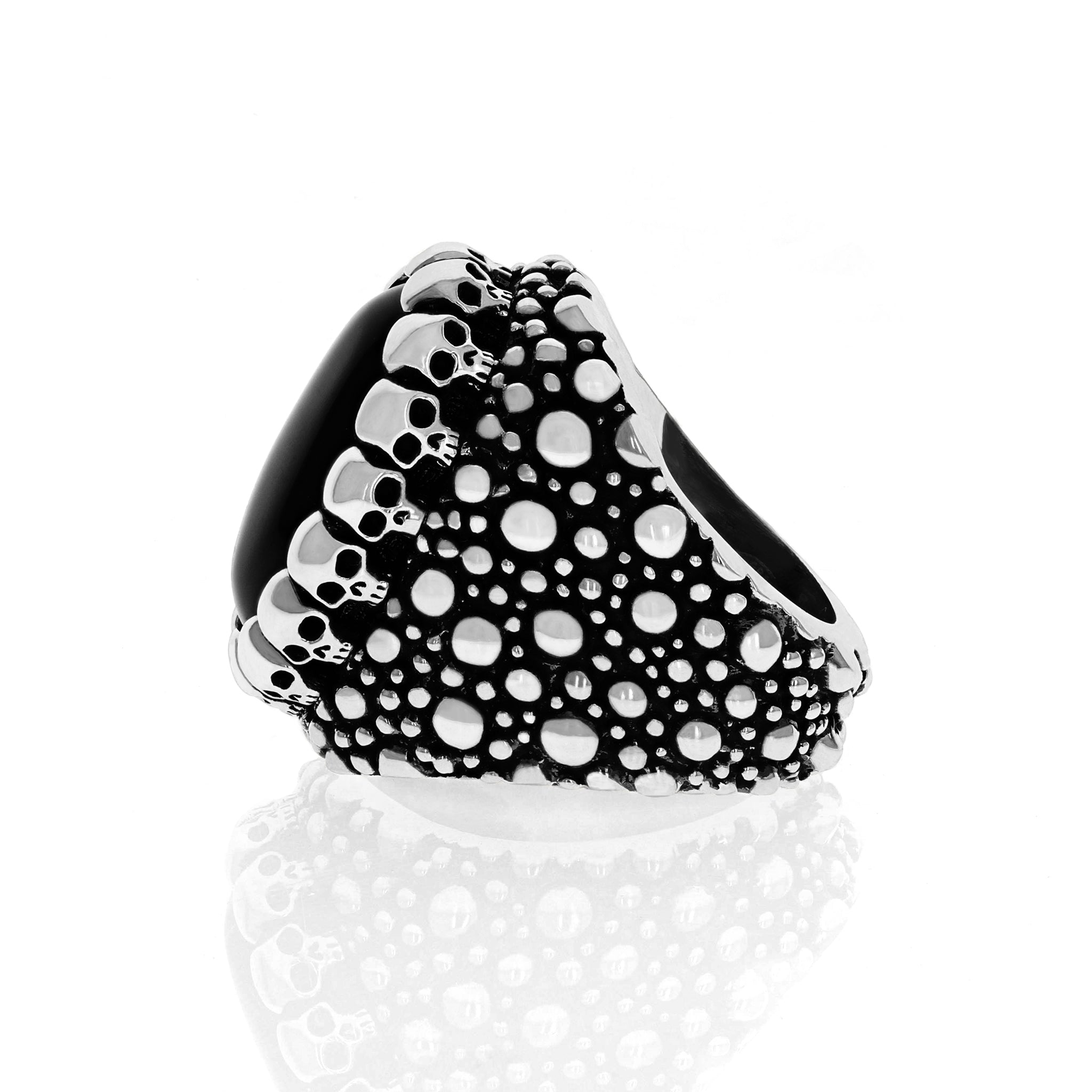Sting Ray Texture Ring with Onyx Cabochon in Skull Bezel
