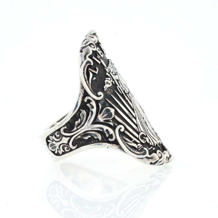 King Baby Lady Liberty Shield Ring