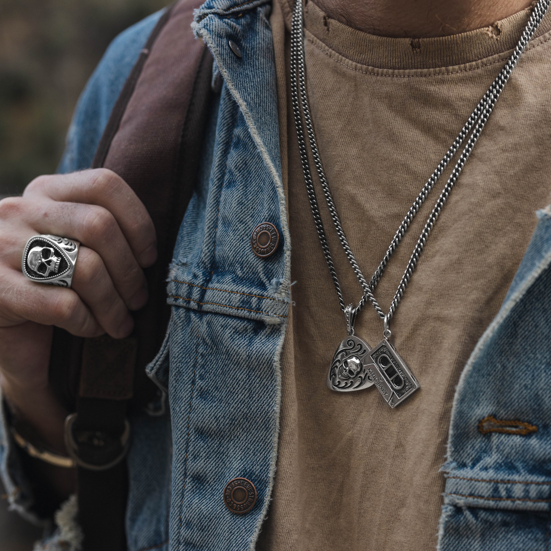 Skull Guitar Pick With Scroll